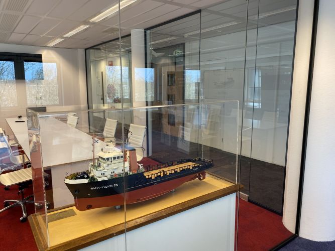 glaswand zwarte profielen